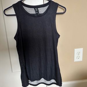 Mountain Hardwear Tank